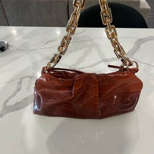 Elegant Brown Croc-Embossed Shoulder Bag